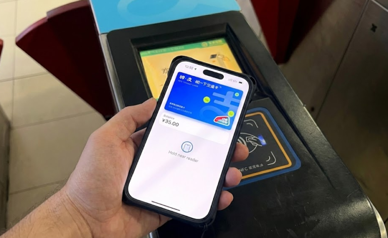Subway commuter using alipay tourist use without chinese bank account 2026 scanning method.